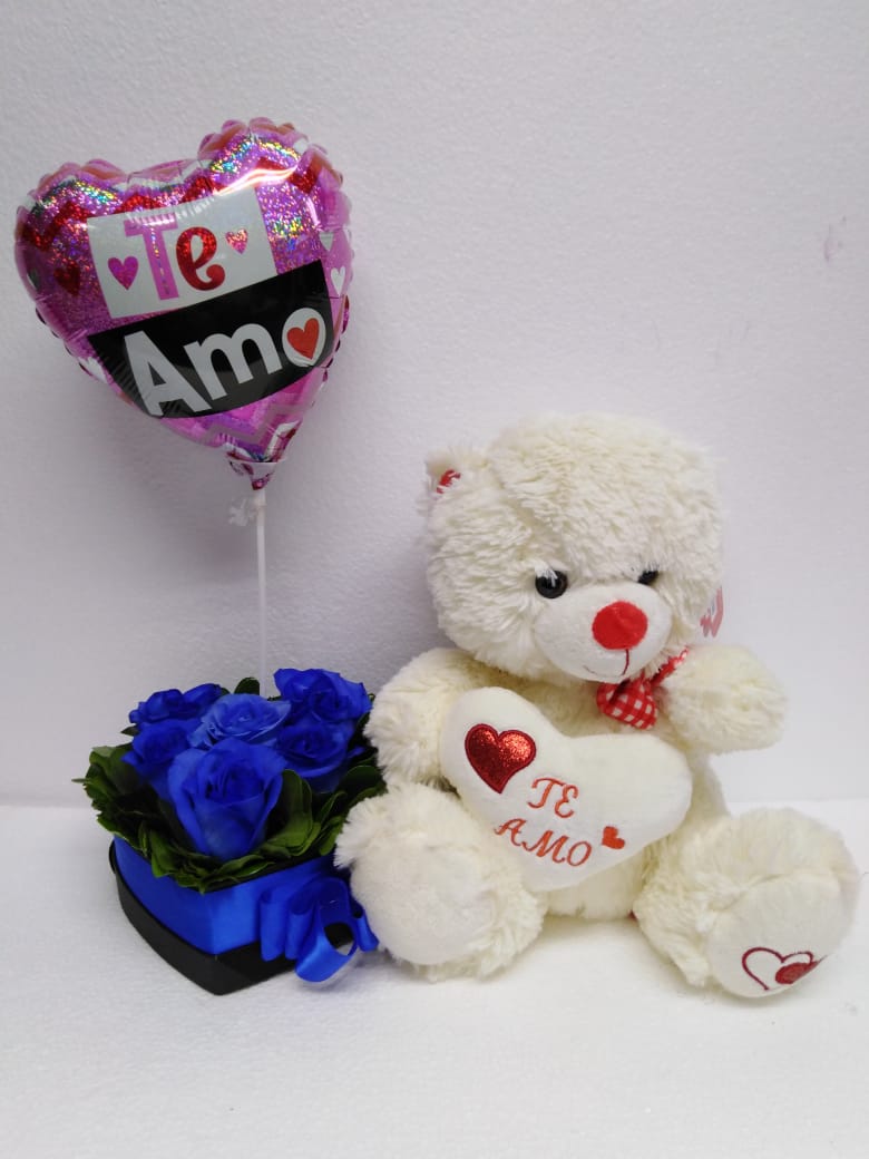 6 Rosas Azules en Caja Corazn + Peluche con corazn 30cm y Globito 